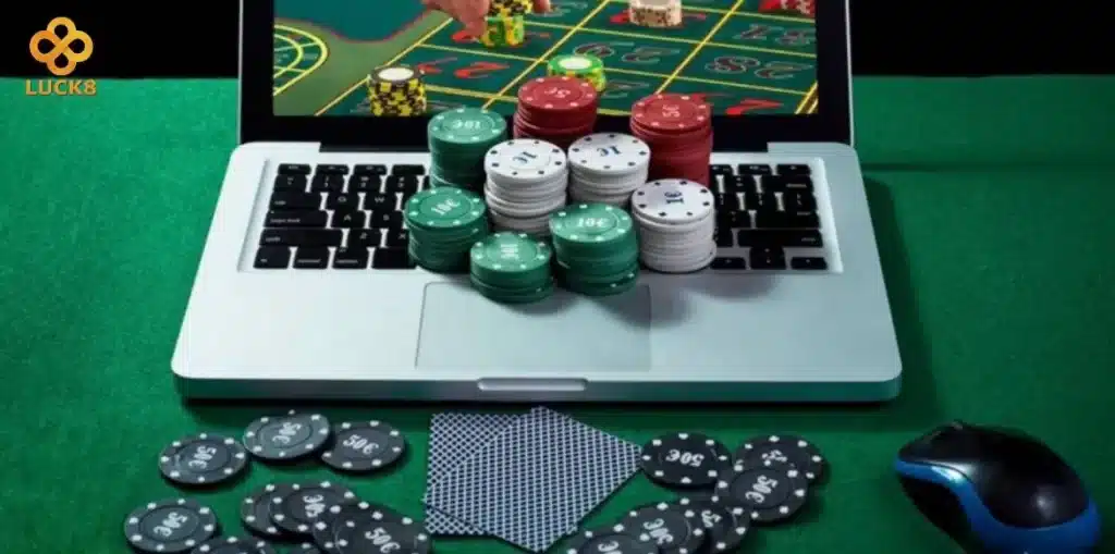 Trải nghiệm game bài Poker vô cùng hấp dẫn tại Luck8